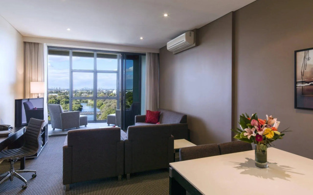 Meriton Suites George Street, Parramatta
