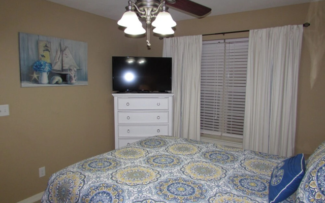 Condo A-3 3 Bedroom Condo by Redawning