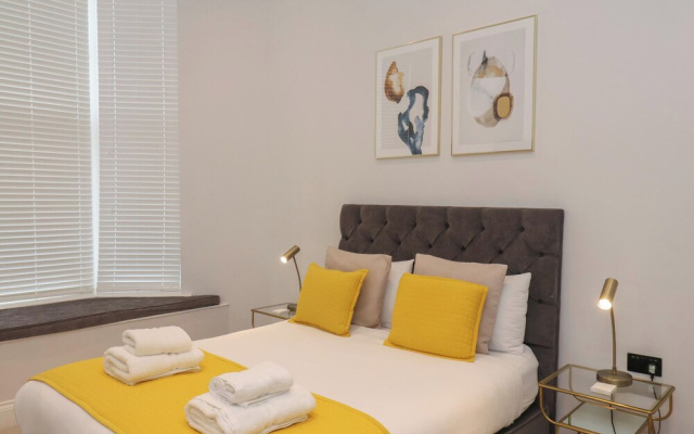 The Salisbury Apartment 105