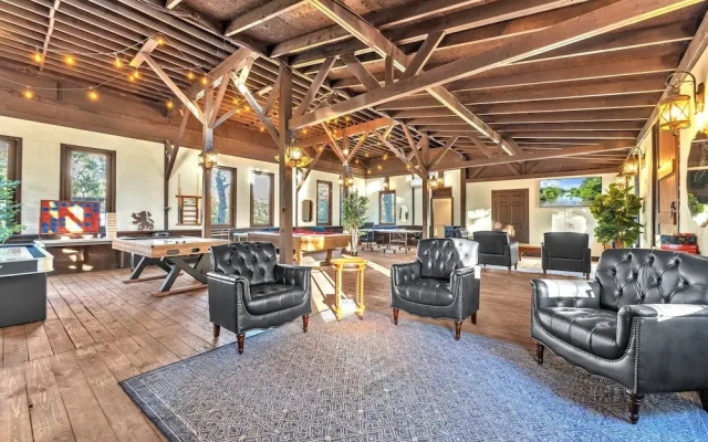 Sangiovese: Pet-friendly, Hot-tub, 10-min to Downtown!