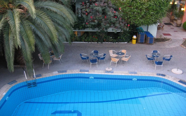 Pelli Hotel