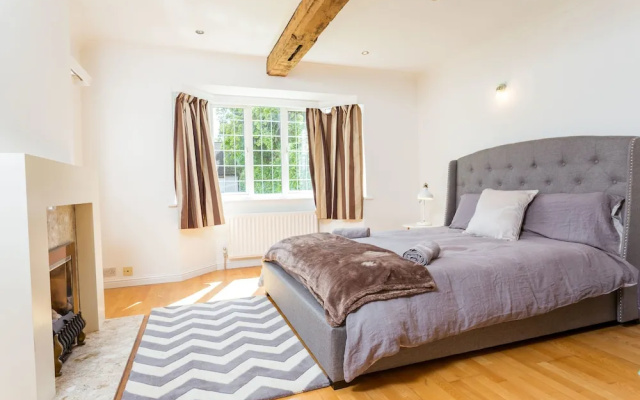 Beautifully Renovated Family Home Cambridge