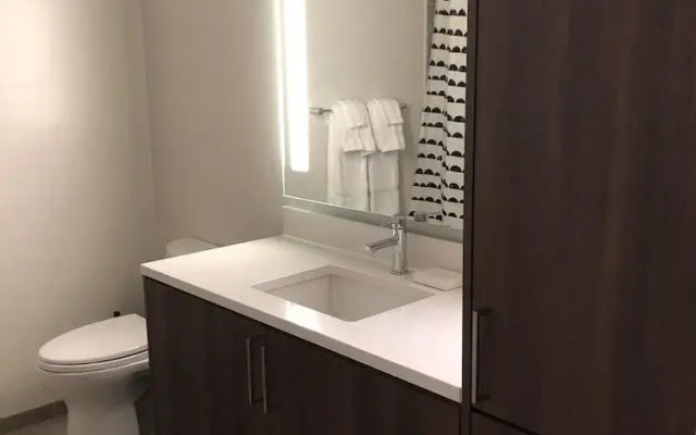 Domicile Suites at Helios
