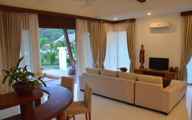 Cominsia Lodge