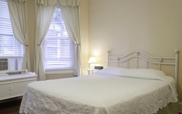 Отель Adams Inn США, Вашингтон - отзывы, цены и фото номеров - забронировать отель Adams Inn онлайн комната для гостей