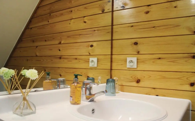 Amazing Home in Beerse With 4 Bedrooms and Wifi