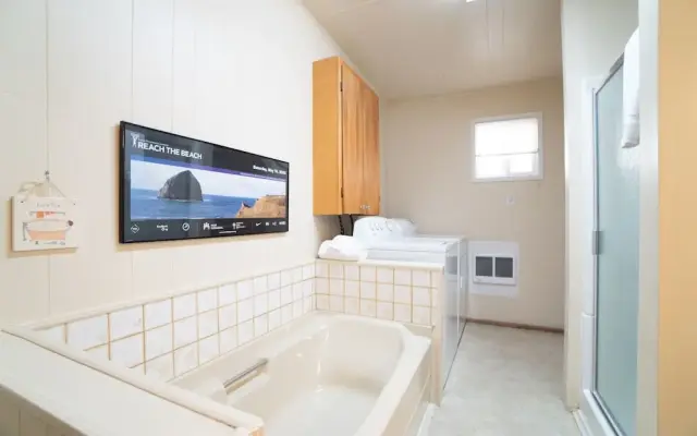 Sea Lion Crossing - 3 Br Home