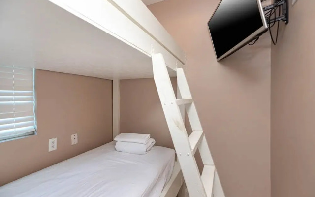 Lighthouse 814 2 Bedroom Condo