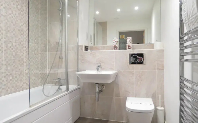 Tudors eSuites Apartment with 4 Beds