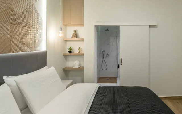 De Minimis - a Chic 3BR Downtown Apartment