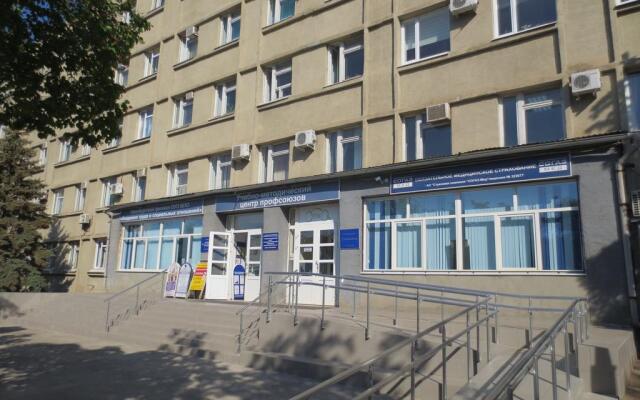 Гостиница Obschezhitie UDPO в Оренбурге отзывы, цены и фото номеров - забронировать гостиницу Obschezhitie UDPO онлайн Оренбург вид на фасад