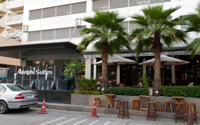 Отель Adelphi Suites Bangkok Таиланд, Бангкок - отзывы, цены и фото номеров - забронировать отель Adelphi Suites Bangkok онлайн вид на фасад