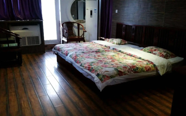 Tiananmen Best Year Courtyard Hotel