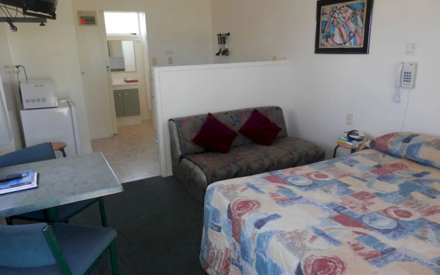 Pukenui Lodge Motel & Hostel/Backpackers