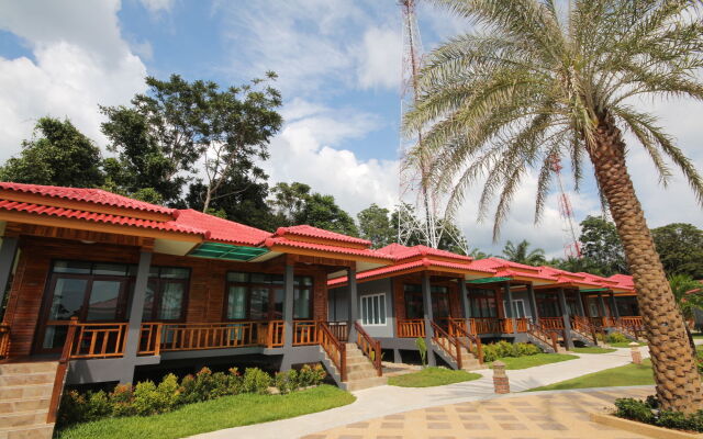 Отель Lanta Lapaya Resort Ланта вид на фасад