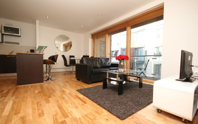Georges Street Apartment Sleeps 8
