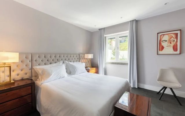 Avenue Hill Hotel