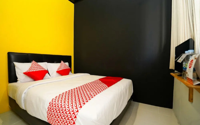 Oyo 1293 Claudya Residence