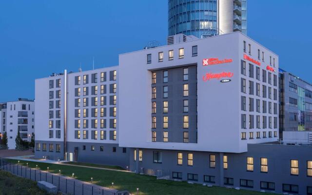 Отель Hilton Garden Inn Munich City Centre West, Germany вид на фасад