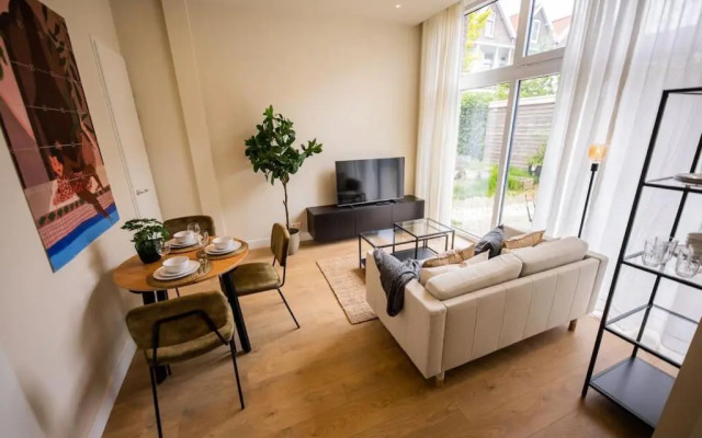 Delightful 2 Bedroom Serviced Apartment 54m2 -MST40D-