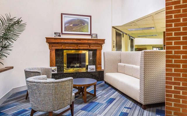 Quality Inn & Suites Altoona