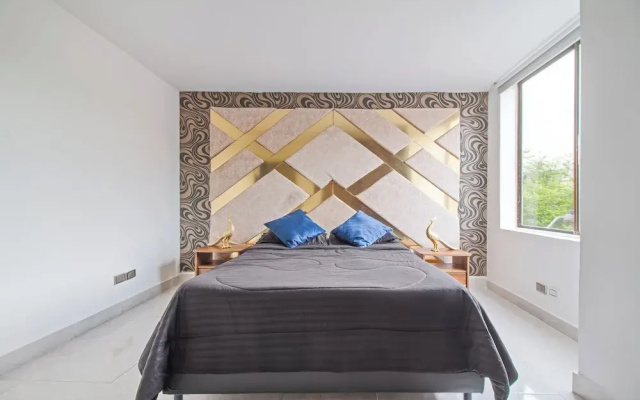 2bedroom with pooltable 1 block -Lleras