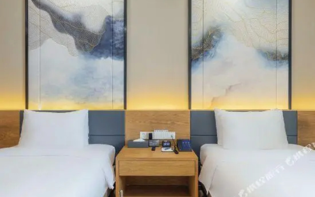 T-moon Hotel (Jiefangbei Hongyadong)