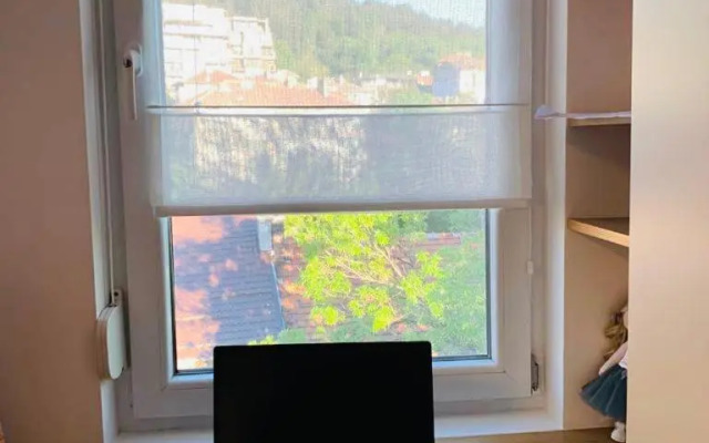 Luxurious One Bedroom Studio in Top Center