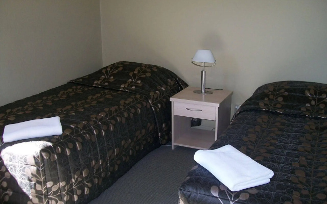Sierra Motel
