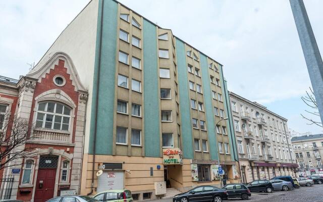 Отель Hit Варшава вид на фасад