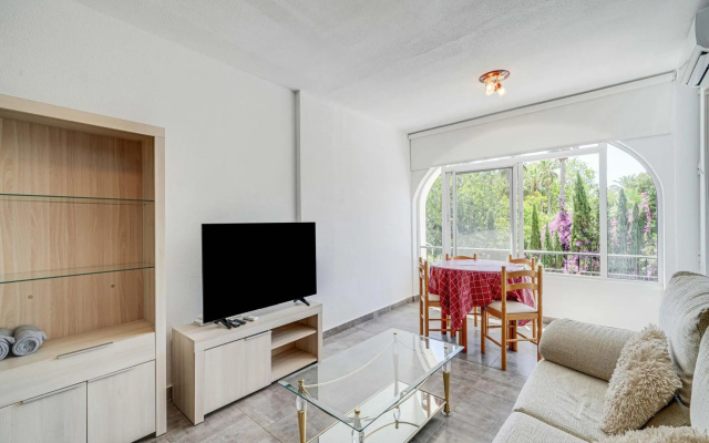 Snug holiday home in Villamartin with garden