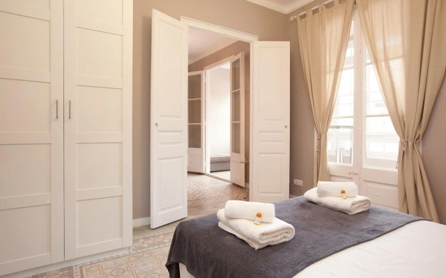SOFIA 2 · Sofia's Gallery · Charming apartment in a real Barcelona surrounding