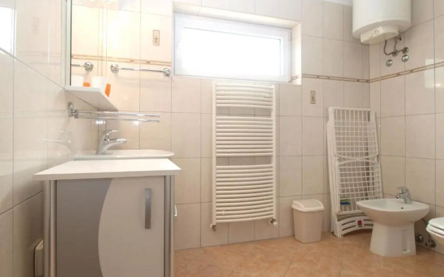 Apartment Alma 1600