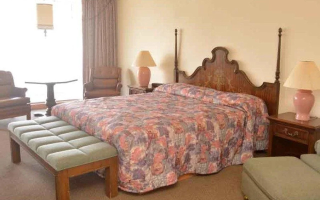 Sportsman Lodge
