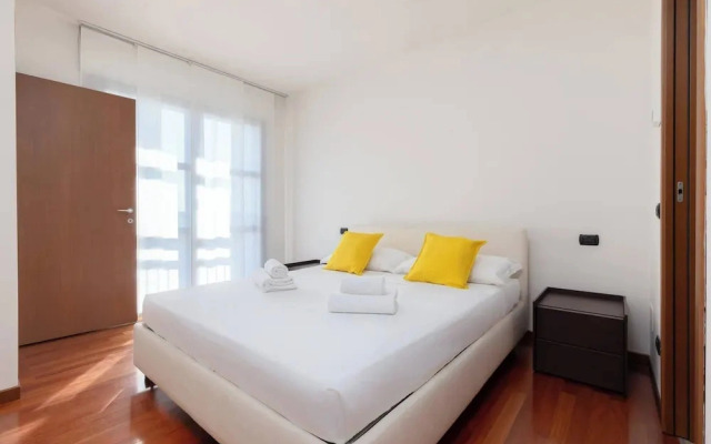 Large Duplex With Private Terrace Gluck Milan