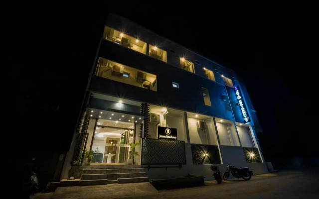 OYO 77065 Jeyam Residency Near Paradise Beach