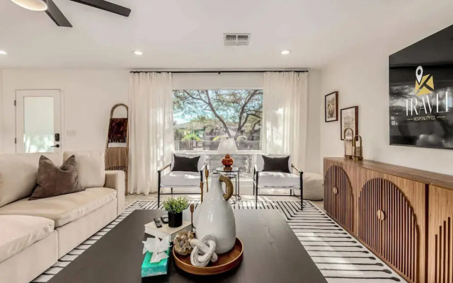 Casa Encanto Scottsdale Retreat