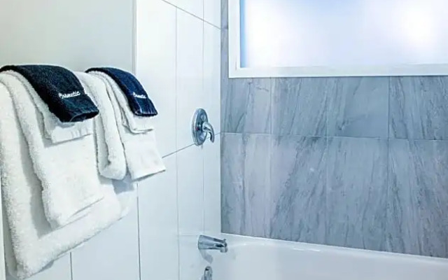 Boutique Suite #2