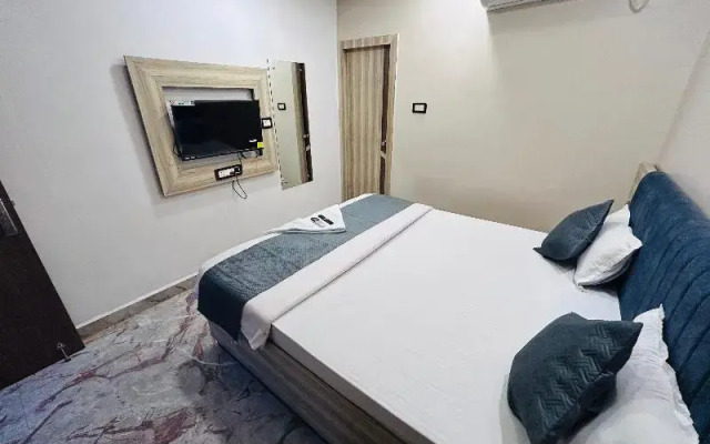 Hotel Dwarka Palace