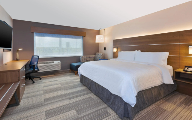 Holiday Inn Express and Suites Eau Claire West I-94