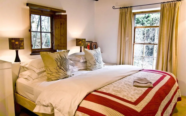 Augusta de Mist Country House and Kitchen