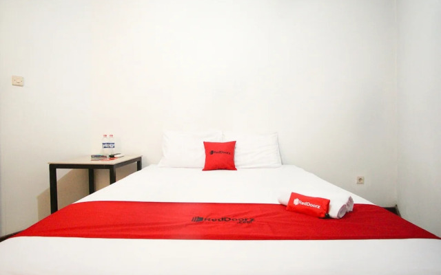 Bio Net Hotel by RedDoorz