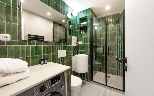 Central And Renovated Parisian Apartment, 6-7 Guests