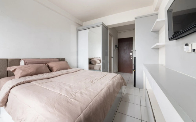 RedLiving Apartemen Riverview Residence - UV Rooms Tower Mahakam with Netflix
