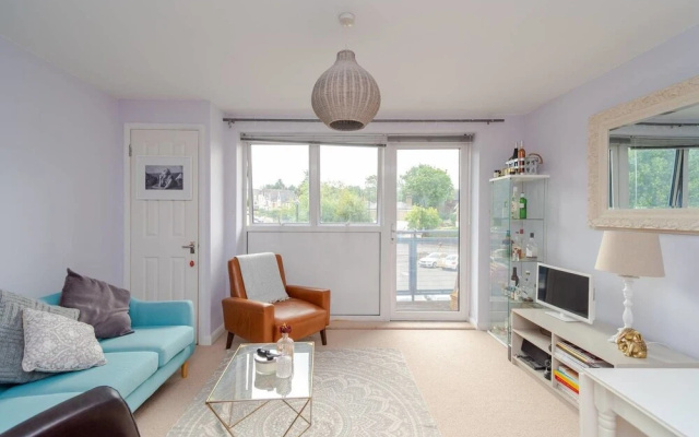 Beautifully Designed 1 Bedroom Apartment