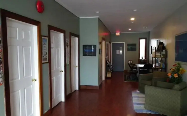 C&N Backpackers - Port Hardy