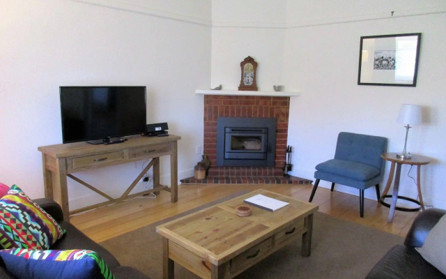 Mataro Cottage