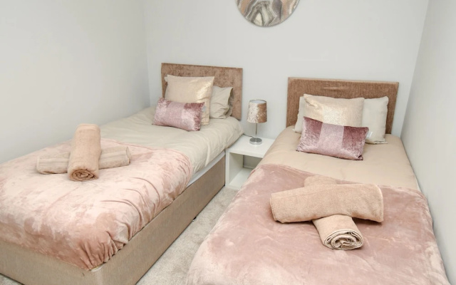 Chique Properties - Boulevard