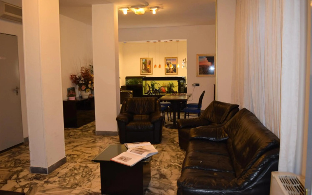 Hotel Mary