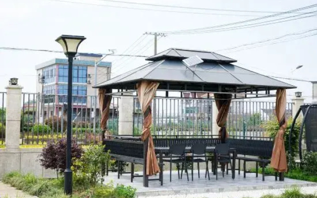 Shanghai Lingang Pengyuanju Maomao Homestay